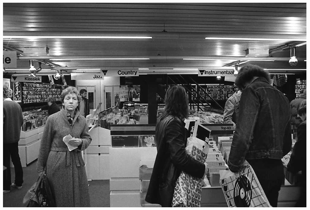 [1981]-19-05 sinterklaasinkopen Van Leest Breda