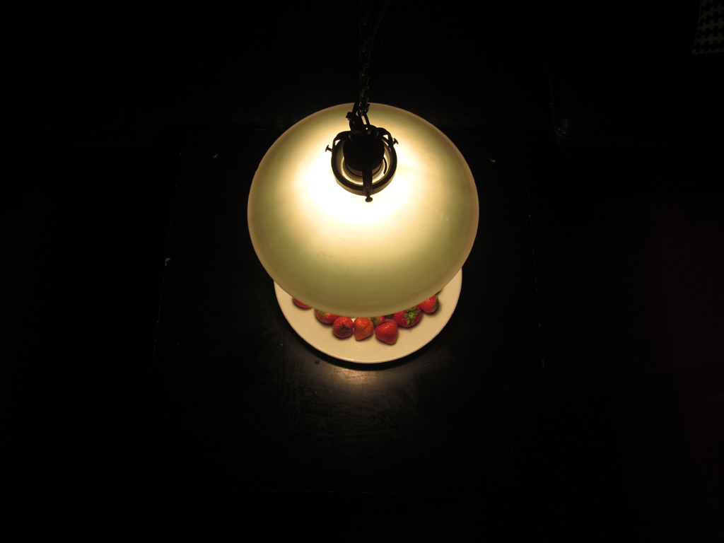 2014-2935 lamp aardbei 02 FOTO GUSTAVE PETIT