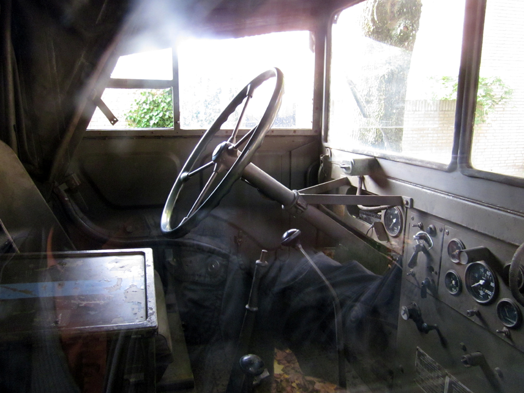 2013-1402 interieur jeep PHOTO GUSTAVE PETIT