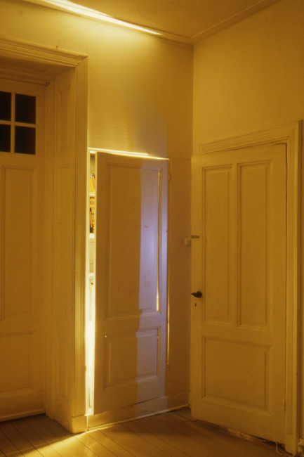 1986-Y3-009 kl kastdeur licht FOTO GUSTAVE PETIT