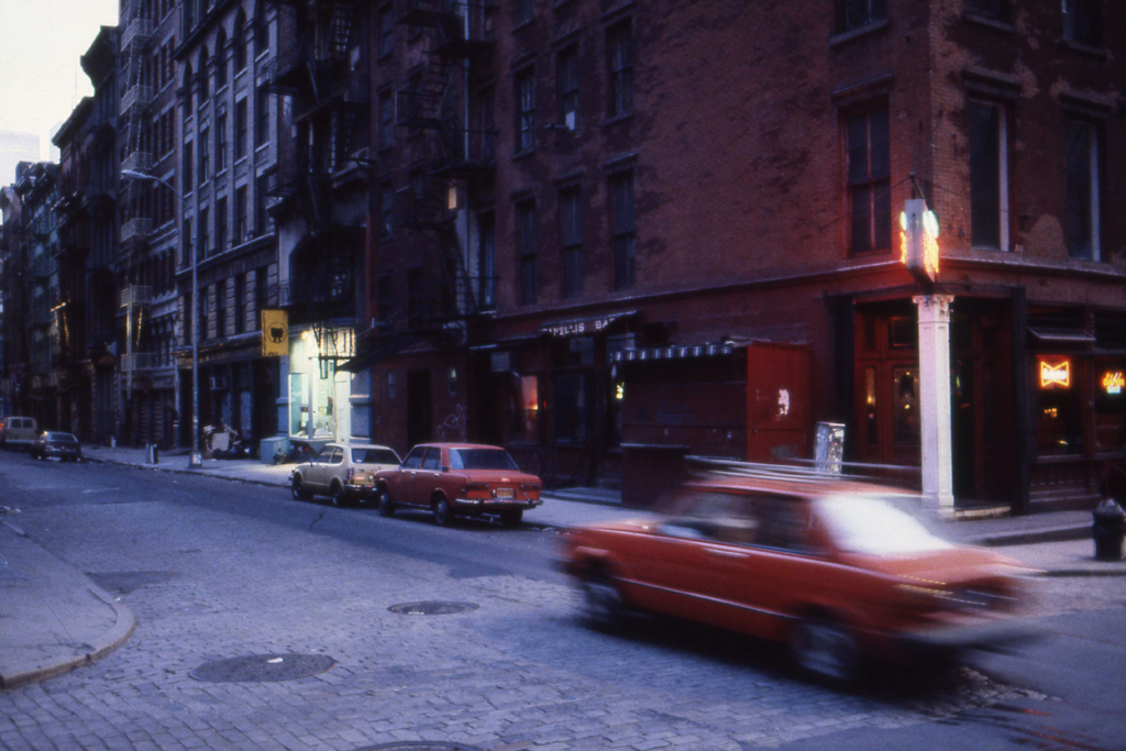 1982-N-05 manhattan rood PHOTO GUSTAVE PETIT