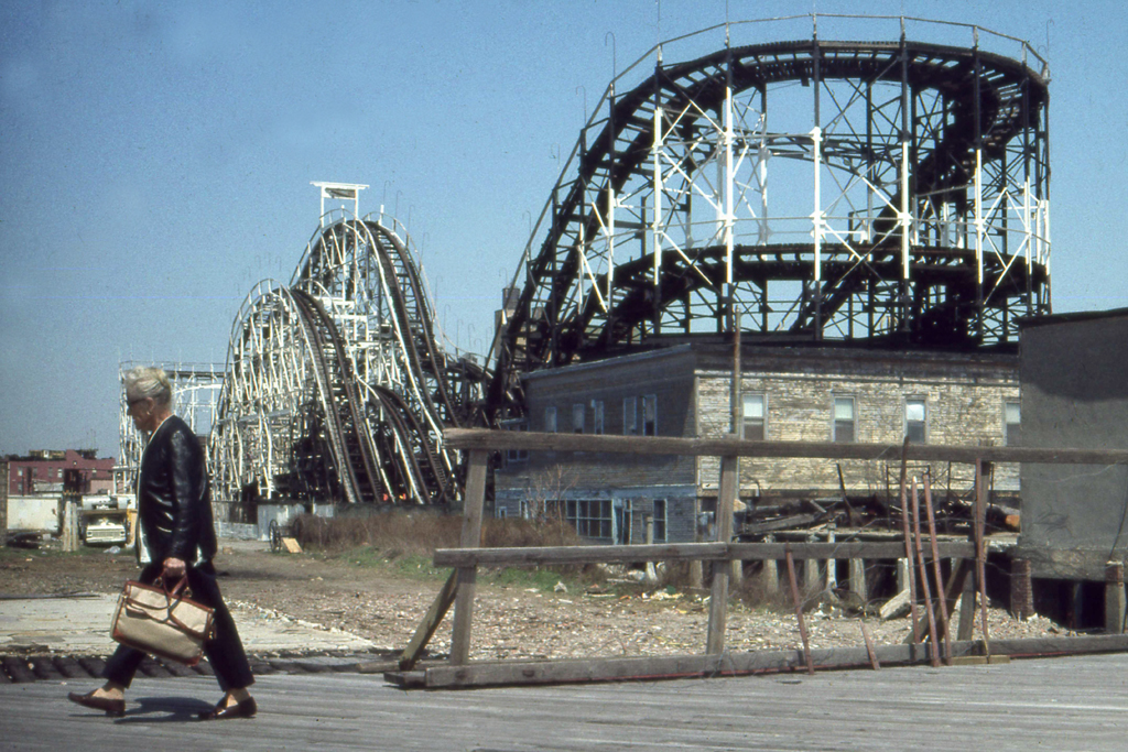 1982-N-09 coney island rollercoaster FOTO GUSTAVE PETIT